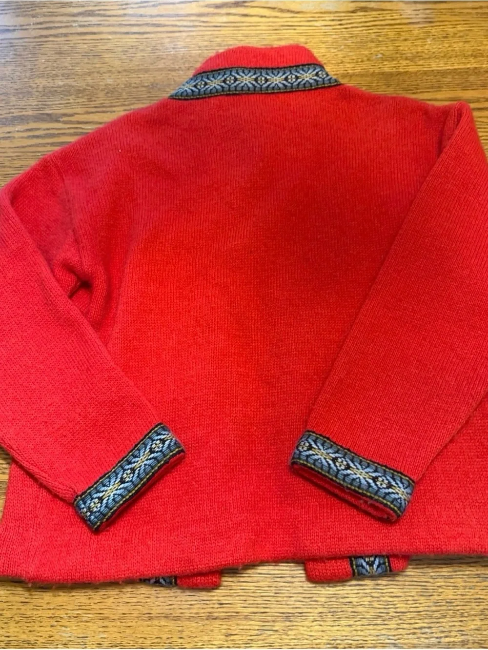 Red vintage Norwegian wool sweater! S